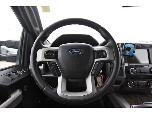 Used 2019 Ford F250 Lariat w/ FX4 Off-Road Package AWD/4WD image 14