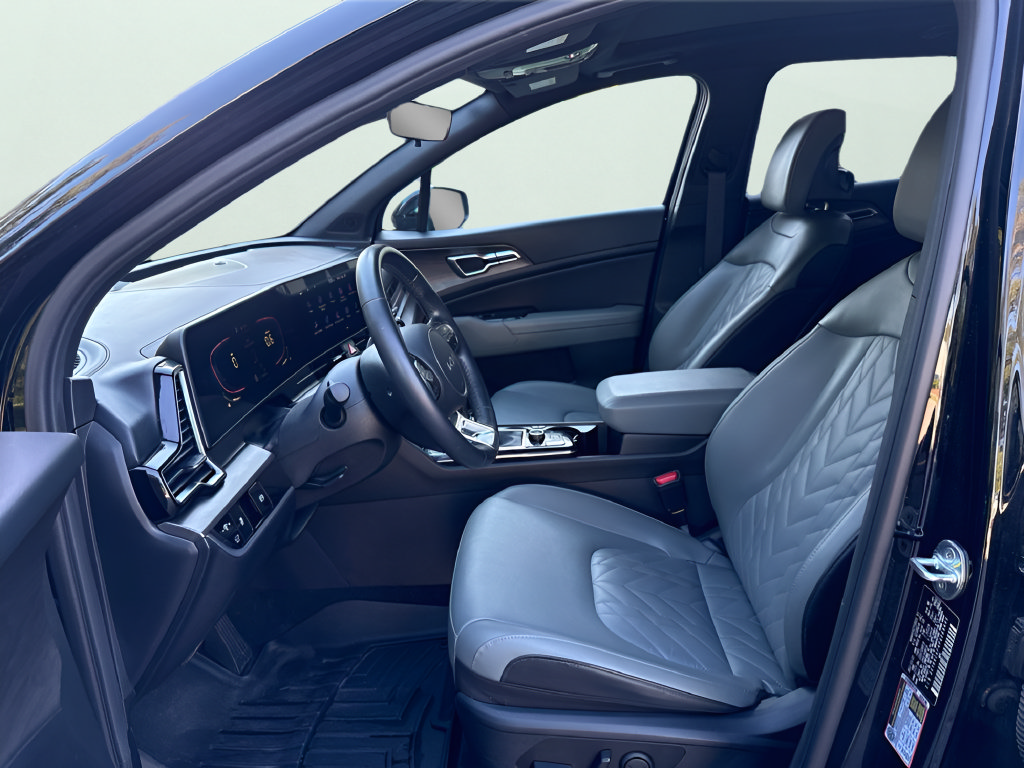 Used 2023 Kia Sportage X-Line w/ X-Line Premium Package AWD/4WD image 16