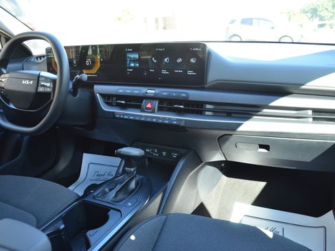 Used 2025 Kia K4 FWD image 35