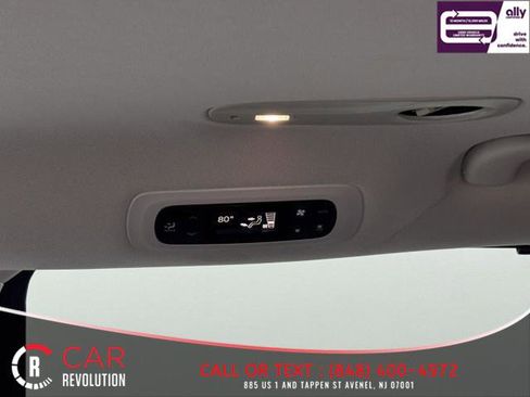 Used 2023 Chrysler Pacifica Touring-L FWD image 49