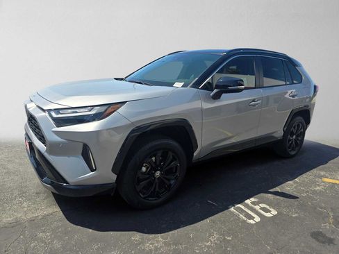 Used 2023 Toyota RAV4 XSE AWD/4WD image 7