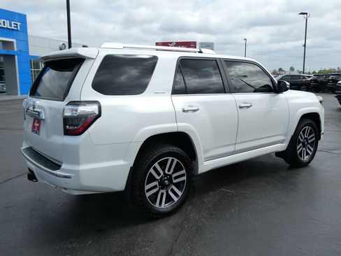Used 2019 Toyota 4Runner 4WD image 5