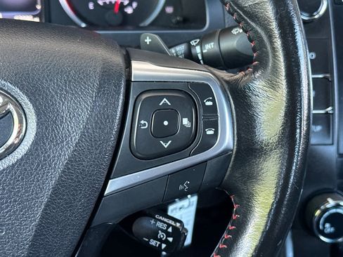 Used 2016 Toyota Camry SE FWD image 25