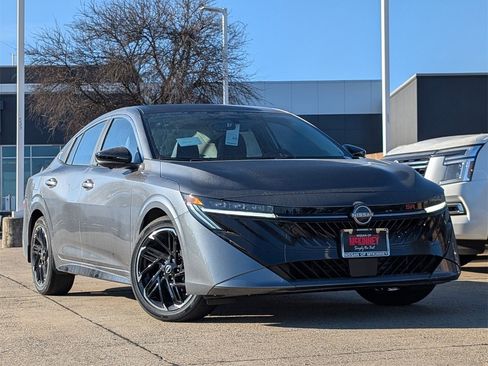 New 2026 Nissan Sentra SR image 2