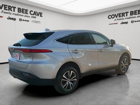 Used 2021 Toyota Venza Limited image 10