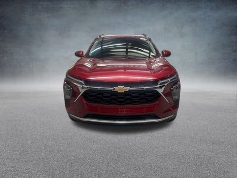 Used 2025 Chevrolet Trax LT w/ LT Convenience Package image 17