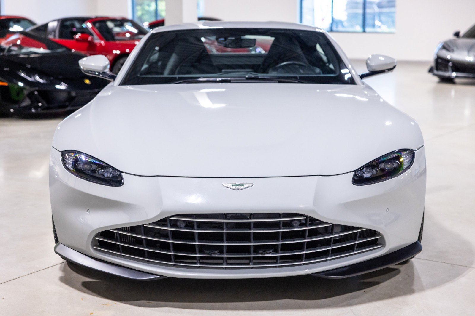 Used 2023 Aston Martin V8 Vantage Coupe RWD image 11