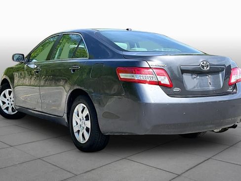 Used 2010 Toyota Camry LE FWD image 11