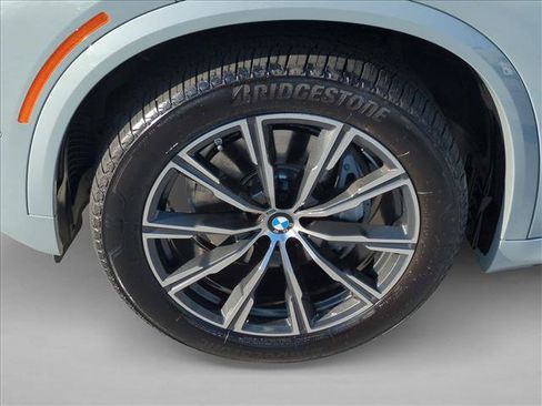 Used 2025 BMW X5 xDrive40i w/ M Sport Package AWD/4WD image 26