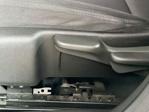 Used 2018 Chevrolet Malibu LS FWD image 16