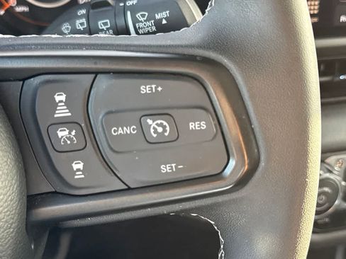 Used 2025 Jeep Wrangler Unlimited Rubicon AWD/4WD image 26