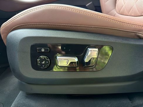 New 2026 BMW X5 xDrive40i w/ M Sport Package AWD/4WD image 11