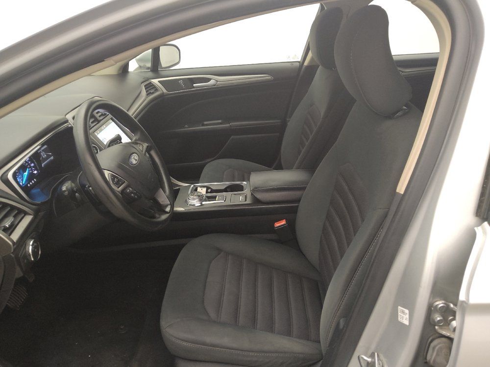 Used 2019 Ford Fusion SE FWD image 17