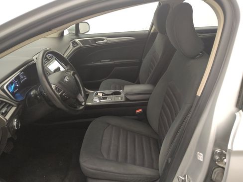 Used 2019 Ford Fusion SE FWD image 17
