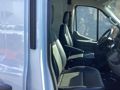 Used 2024 Ford Transit 250 148 Medium Roof Extended AWD image 9