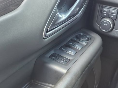 Used 2024 Chevrolet Tahoe Z71 w/ Luxury Package AWD/4WD image 17