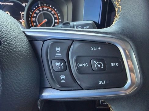 Used 2024 Jeep Wrangler Unlimited Sahara AWD/4WD image 18