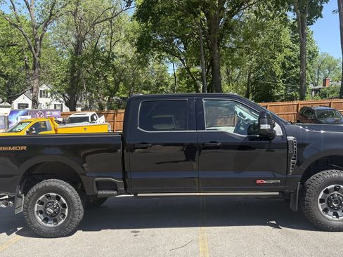 Used 2023 Ford F250 Lariat w/ Lariat Ultimate Package AWD/4WD image 11