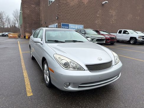 Used 2005 Lexus ES 330 image 2