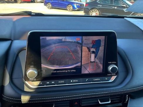 Used 2021 Nissan Rogue SV image 12