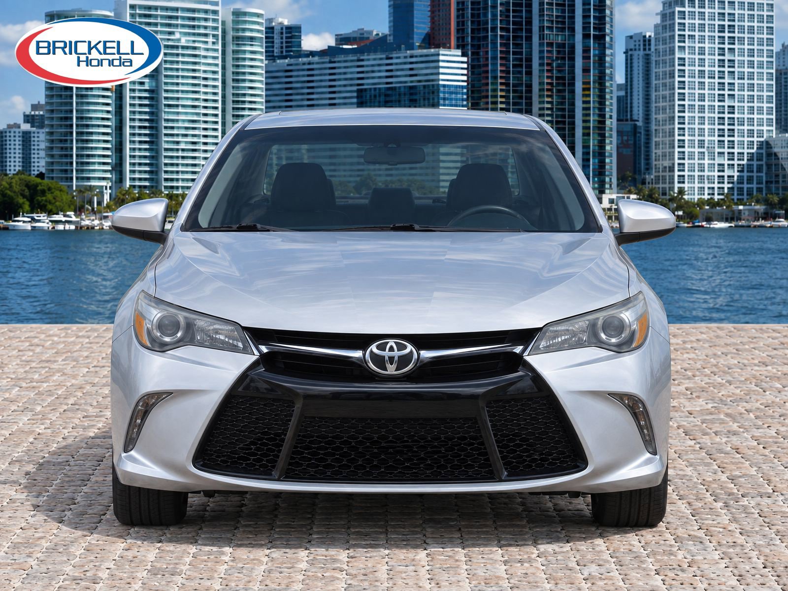 Used 2016 Toyota Camry SE FWD image 2