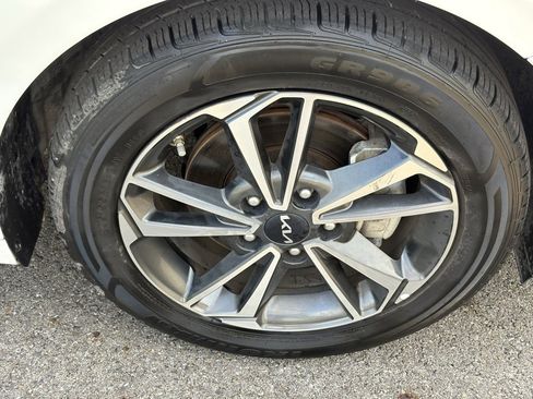 Used 2023 Kia Forte LXS image 14