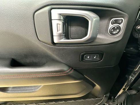 Used 2024 Jeep Wrangler Unlimited Rubicon AWD/4WD image 16