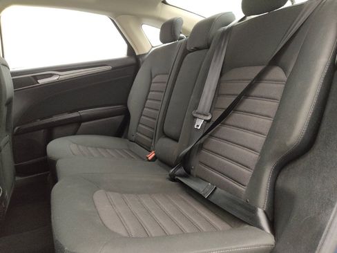 Used 2020 Ford Fusion SE FWD image 18