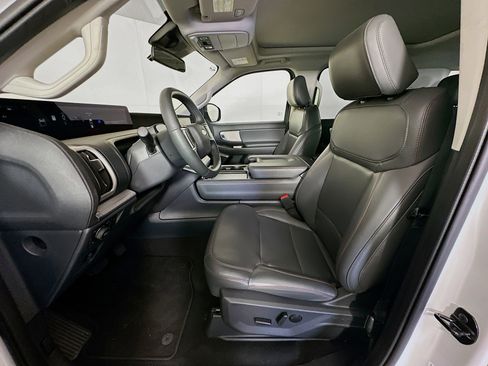 Used 2025 Ford Expedition Max Active image 13