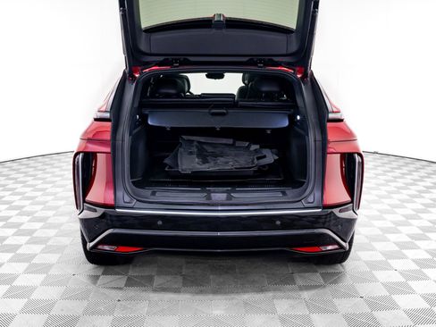Used 2025 Cadillac Lyriq Luxury w/ LPO, Floor Liner Package AWD/4WD image 37