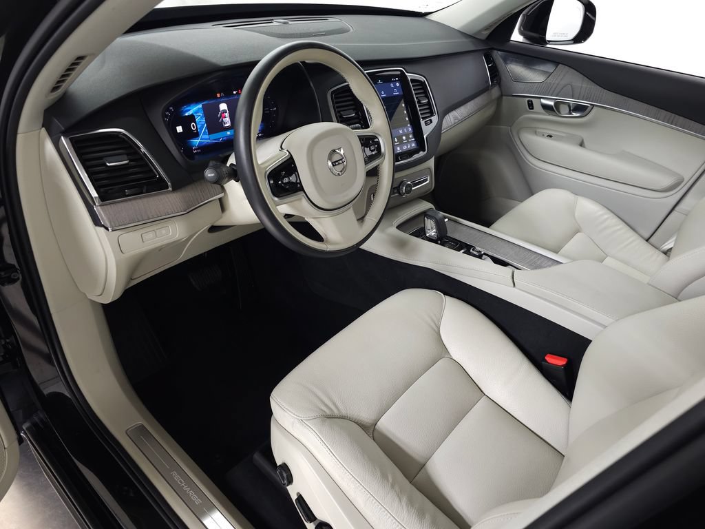 Certified 2024 Volvo XC90 T8 Plus w/ Protection Package AWD/4WD image 16