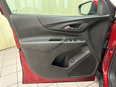 Certified 2024 Chevrolet Equinox LT image 32