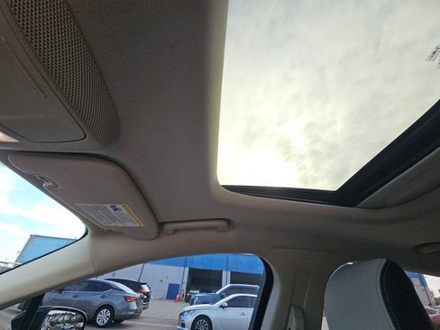 Used 2019 Ford Fusion SE w/ Equipment Group 151A FWD image 12