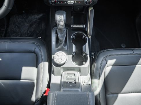 New 2026 Ford Bronco Badlands AWD/4WD image 30