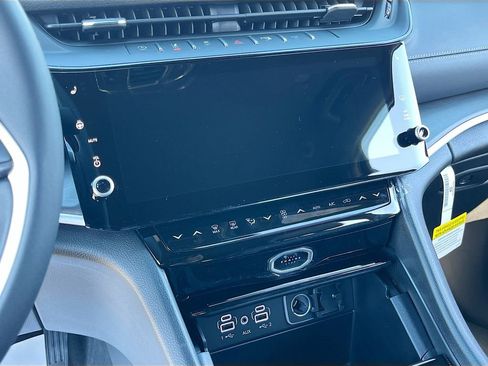 New 2026 Jeep Grand Cherokee Limited w/ Trailer Tow Package image 13