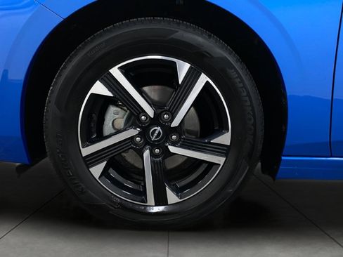 Used 2025 Nissan Sentra SV image 11