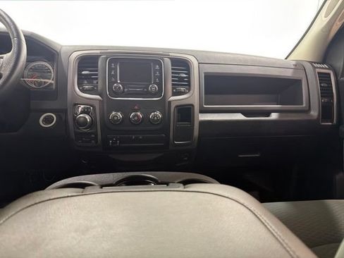 Used 2018 RAM 1500 Express AWD/4WD image 34