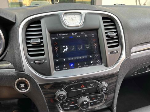 Used 2019 Chrysler 300 Touring w/ Sport Appearance Package RWD image 8