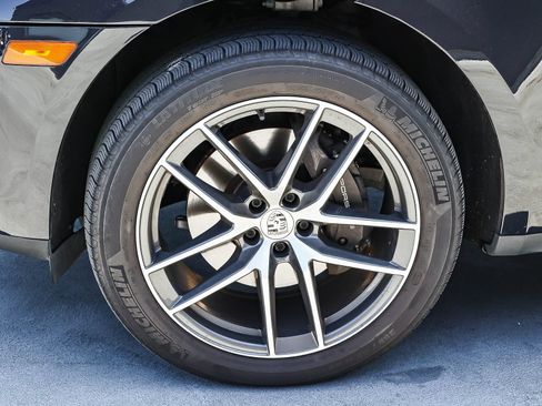 Used 2022 Porsche Macan w/ Premium Package Plus AWD/4WD image 9