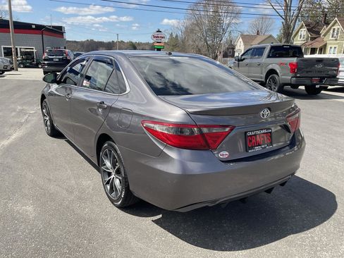 Used 2015 Toyota Camry XSE w/ Moonroof Package FWD image 3