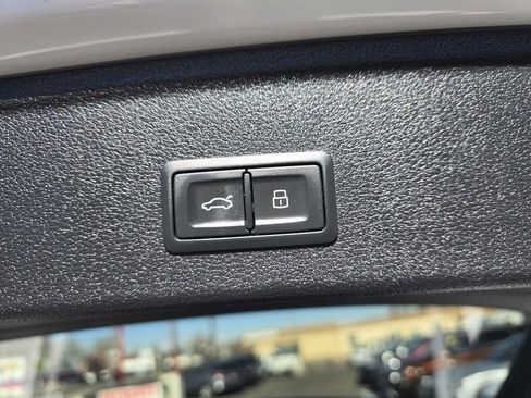 Used 2020 Audi A4 2.0T allroad Premium Plus w/ Premium Plus Package image 40