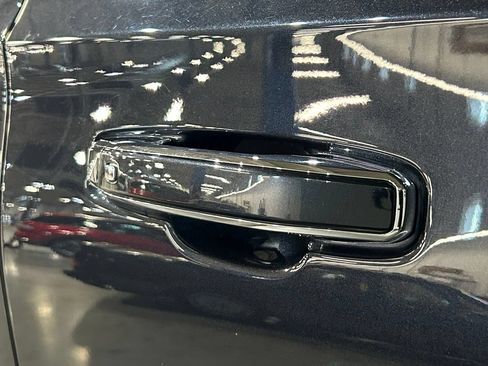 Used 2023 Chevrolet Suburban Premier AWD/4WD image 13