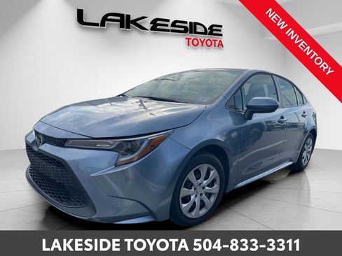 Used 2022 Toyota Corolla LE image 3