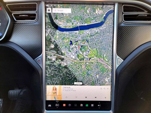 Used 2017 Tesla Model X 75D image 32