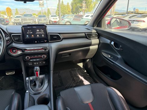 Used 2020 Hyundai Veloster Turbo image 19