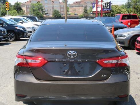 Used 2018 Toyota Camry LE FWD image 6