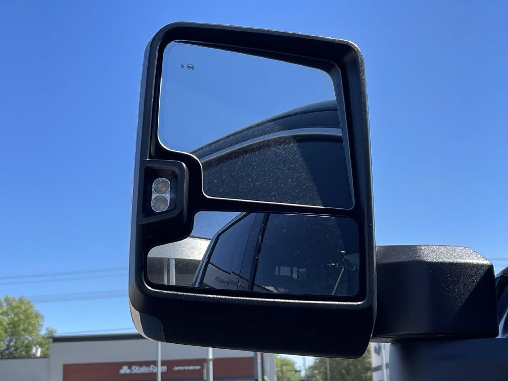 Used 2025 GMC Sierra 3500 Denali Ultimate AWD/4WD image 17