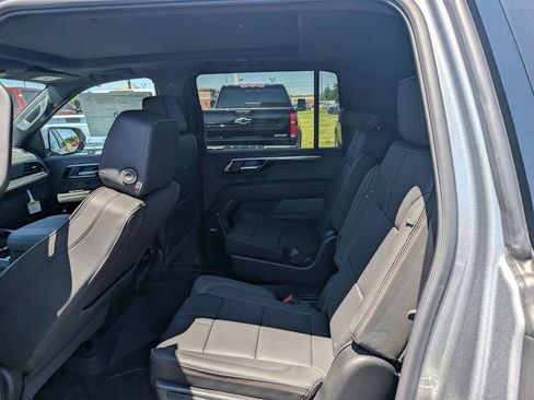New 2026 Chevrolet Suburban RST w/ Comfort Package AWD/4WD image 9