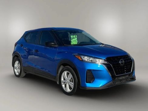 Used 2021 Nissan Kicks S FWD image 1