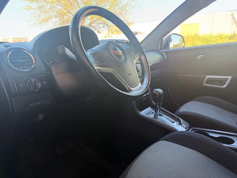 Used 2013 Chevrolet Captiva Sport LS image 11